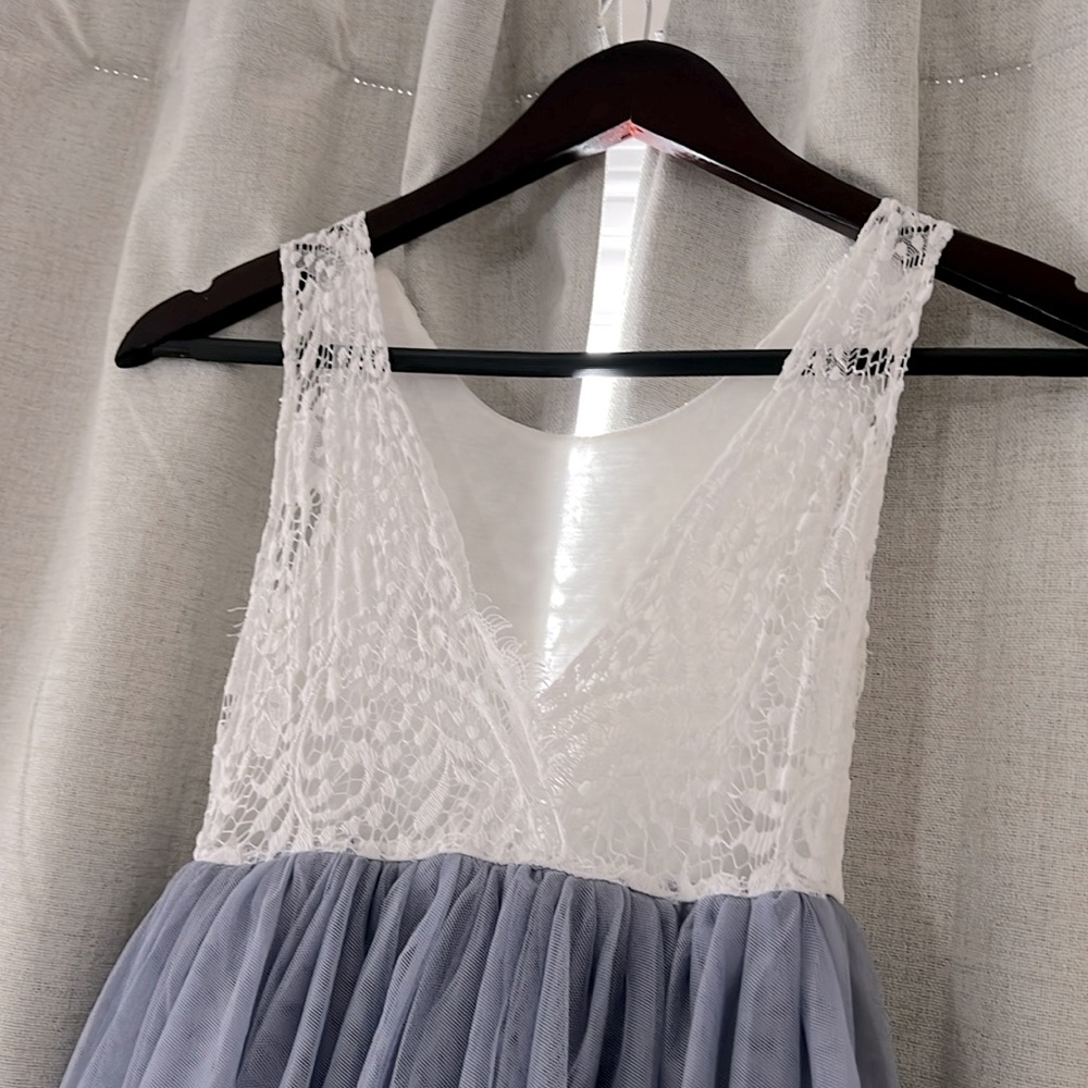 EUC Flower Girl or formal dress/wedding - lace white top with blue skirt. Size 8 - Picture 6 of 7
